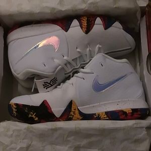 KYRIE IRVING NIKE BASKETBALL SHOES